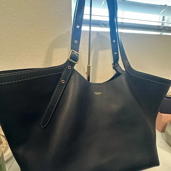 Coach Gramercy Tote - Picture 2 of 7